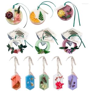 Decorative Figurines Dry Flower Scented Wax Slice Pendant For Fresh Air Sheet Charm Fragrance Home Bedroom Dormitory Closet Wardrobe Odor