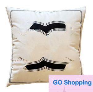 Wholesale Decorative Pillowcase Nordic Style Model Room Lunch Break Sofa Cushions Car Waist Back Cushion Wool Knitted Pillowcase Autumn 45*45