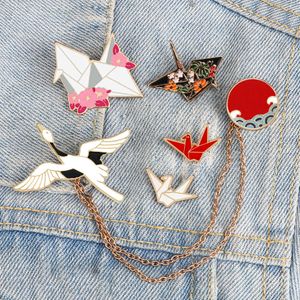 Pins Brooches Cute Chinese Style Enamel Pins Lucky Paper Crane Brooches For Women Friends Fashion Animal Badge Backpack Lapel Pin Jewelry Gift Z0421