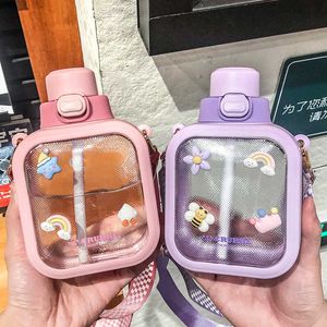 Mugs 700ML Kawaii Square Water Cup Cute Girl Large Capacity Outdoor Bottle Portable Water Cup Plastic Drinking Bottle with Straw Z0420