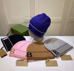 2023 Artista alla moda di alta qualità orinatoio cappello da donna cappelli lavorati a maglia maschile e femminile classico sportivo cranio attrice cappelli firmati Beanie