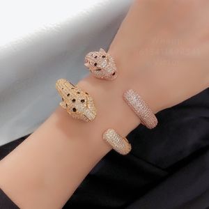 Panthere Bangle Charm Bangle Man için Emerald Versiyonu Kadın Leopard Head Tasarımcı Diamonds Altın Kaplama 18K Takı Klasik Stil 011