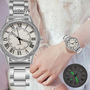 Tasarımcı Quartz Yeni Çelik Band Diamond Watch Women Women's Basit Kakılış Ayaklı Kuvars İzler