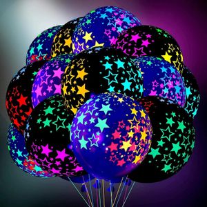 Decorazioni natalizie 10 pezzi Palloncino fluorescente da 12 pollici Glow In The Dark Luminoso Love Heart Baloon in lattice per la decorazione della festa di compleanno di nozze 231120