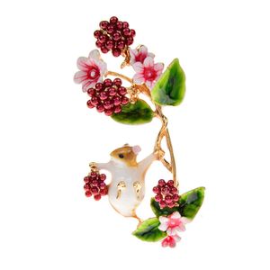 Pins Brooches CINDY XIANG Squirrel Picking Raspberries Brooches For Women Funny Cute Animal Pin Fashion Design New Flower Accessories Gift Z0421