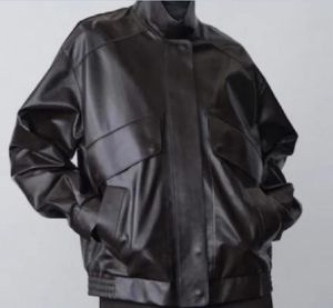 The * row is simple and lazy, with a sheepskin leather jacket and a standing collar leather jacket. Women's loose standing collar jacket and jacket jacket