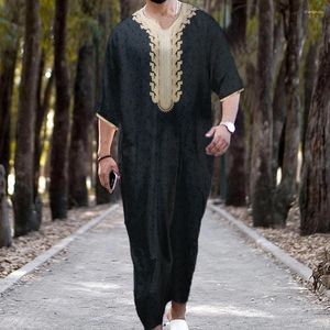 Etnik Giyim 2023 Yaz Erkek Müslüman Jubba Kısa Kol V Boyun Baskı Gömlek Kaftan Pakistan Suudi Arabistan Djellaba İslam