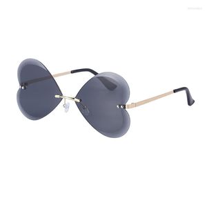 Sunglasses Fashion Ladies Metal Frame Women Fancy Dress Retro Heart Shaped Gradient Lens Outdoor Goggles