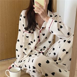 Kvinnors sömnkläder bomullspyjamas för kvinnor koreanska sömnkläder hjärttryck pijama kvinnlig set kvinna 2 stycken nattkläder höst pyjama långärmhet 230421