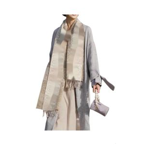 Sciarpa Loewees Designer Sciarpa Rowe di lusso di alta qualità Stessa sciarpa jacquard a scacchiera autunno e inverno calda sciarpa in cashmere con nappa