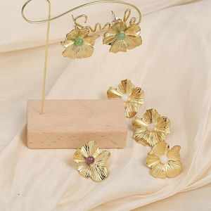 Stud Earrings Stainless Steel Plant Flower Shape Earring Studs For Womens Luxury Designer Couple Korean Style Accessories Fashion Jewelry