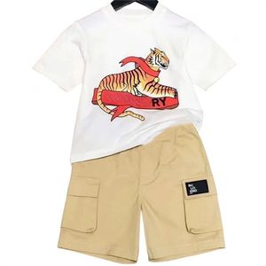 2023 Set di abbigliamento T-shirt estiva di design di alta qualità per bambini 2 pezzi T-shirt estiva a maniche corte per cartoni animati da festival 90-160 cm Q30