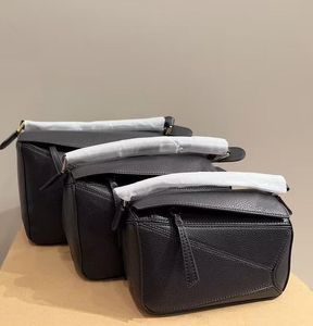 Kvinnor geometrisk läder crossbody väska - designer underarm tyg koppling handväska hobo