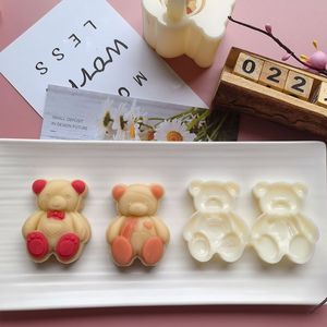 Baking Moulds 50g Bear Mooncake Mold Set Mid Autumn Festival DIY Hand Pressure Fondant Moon Cake Mould Plastic Press Cookie Cutter Baking Mold 230421