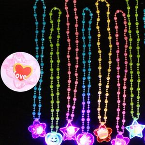 Collane con ciondolo 1 pz Collana luminosa per bambini Ragazze Led lampeggiante Regalo per feste di compleanno per bambini Giocattoli luminosi