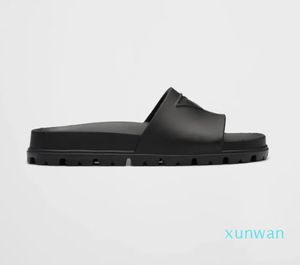 Sommer Komfort Sandalen Schuhe Geprägte Dreieck Gummi Frauen Männer Bech Rutschen Wohnungen Paar männer Slip Auf Hausschuhe Streetwear Walking