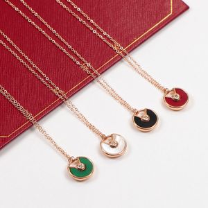 Luxurys designers hänge halsband mode kvinnors charm smycken liten sten amulett temperament clavicle chain gåva för flickvän hals