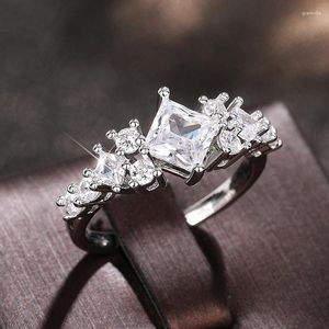 Wedding Rings Huitan Luxury Square Cubic Zirconia Women Modern Fashion Design Trend Engagement Bands Jewelry Proposal