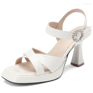 Sandali di lusso scarpe estive da donna piattaforma 2023 peep toe bianco nero tacchi alti infradito festa femminile ufficio marchio