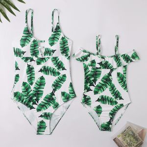 Família combina com roupas mãe e Dauthter Swimsuit Onepiece Mommy Kid Bikini Beachwear Mother and Me Bathing Meny Girl Swimwear 230421