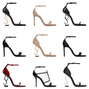 مصمم صندل Opyum High Heels Women Open Tee Stiletto Heel Classic Metal Letters Sandal Fashion Lostiled مع حقيبة غبار مربع