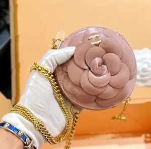 Heiße Designer-Damen-Make-up-Tasche mit rundem Kuchen, dreidimensionale Kamelien-Hardware, Metall-C-Knopf, kleiner Anhänger, Goldkette, Umhängetasche, Handtasche, Schlüsseltaschen, Münzgeldbörse, 13 cm