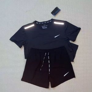 Mens Tracksuits 기술 세트 디자이너 트랙 슈트 셔츠 반바지 반단