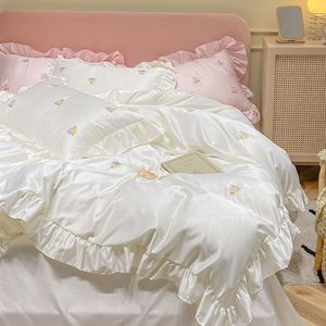 Sängkläder set Justchic 4st vår sommaren lyxig täcke täcke set queen size sängkläder kudde vita rosa täcke monterat ark 230422