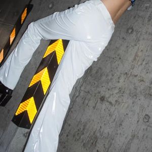 Kvinnor Pants Fays Ultra-Stylish Liquid Metal White LaTex Retro Trouser för kryddig flickor inspirerade av ins trenden med mörkt mode