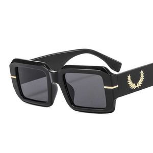 Solglasögon 2022 Nova Moda Retngulo Culos de Sol Feminino Masculino Gradientes Lente Tipo Dourado Vintage Tendncia Produto Eyewear Luxo Casual UV400 J2304222