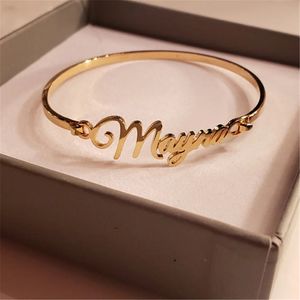 Bracciale con nome personalizzato Bracciale con targhetta personalizzata Bracciale rigido da uomo in oro rosa con gioielli in acciaio inossidabile 231122