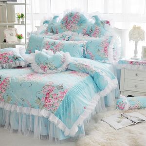 Set di biancheria da letto Princess Flower Print Set Copripiumino in pizzo blu di cotone Copriletto Lenzuolo Volant Biancheria da letto Gonna da letto Tessili per la casa 230422