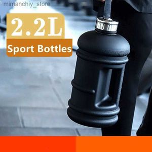 water bottle 2200Ml Portab Sports Botts Outdoor Large Capacity Plastic Travel Cold Water Cup Fitness Gym Protein Shaker Sport Bott Q231122