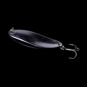 HENGJIA 15g 100 Stück / Los Metall Spinner Angelköder Künstlicher lebensechter Spinnerbait mit Drillingshaken Pesca Angelgerät306S