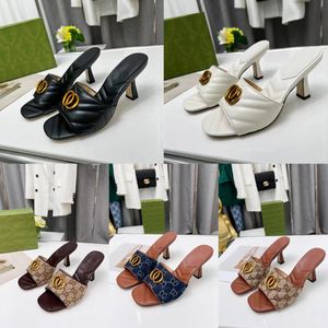 2022 Marka yüksek topuklu Sandalet Tasarımcı Erkekler Rahat ayakkabılar yaz açık moda Lüks Bayanlar sandalet Yüksek Kaliteli Düz plaj ayakkabısı 35-43