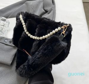 Kvällspåsar Kvinnor Pearl Shoulder Bag Soft Beading Solid Color Lightweight Versatile Faux Fur Female Winter Daily Daily