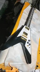 Chitarra elettrica personalizzata Jimi Hendrix Flying V nera Hardware dorato spedizione veloce