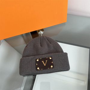 Tasarımcı Beanie Erkek Şapkalar Kadın Moda Knit Hat Kaşmir Bonnet Mektubu Kış Yün Kapağı Beanies V Beyzbol Kapakları 5 Renk