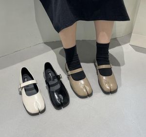 Kvinnor Sandaler Nya split tå Mary Jane Flats Ladies Pumpar Kvinna Retro Vintage Girl Daily Novelty Solid Ninja Shoes