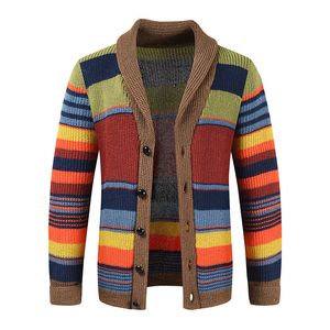Top invernale da uomo di vendita caldo nuovo colore abbinato con risvolto maglione giacca moda uomo casual slim maglia da uomo