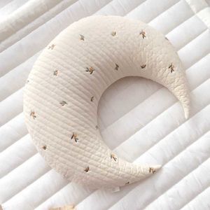 Poduszki Daby poduszka haftowa księżyc dekoracyjna poduszka dla dzieci dzieci łóżeczko szopa 230422