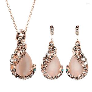 Collana Orecchini Set Gioielli di pietra di luna bianca femminile di lusso Colore oro rosa Matrimonio ciondola per le donne Charm Catena di zirconi di pavone