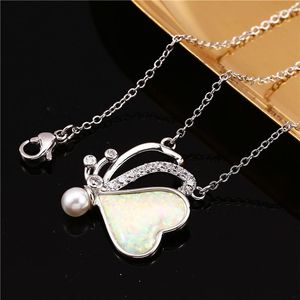 Hänge halsband Rose Gold Silver Color Chain Halsband Charm Pearl Butterfly White Blue Opal Love Heart for Women Gift