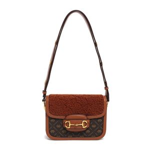 Peluş eyer çanta flep alt koltuk omuz çapraz gövde çanta kadın deri çanta moda çantası borse bayan kozmetik haberci tasarımcı çantaları cüzdan çantası kahverengi beyaz