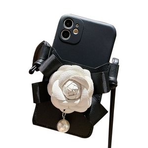 Białe Flower Cell Phone Case na iPhone14 13 12 Pro Max Kobiet Apple Mobile Phone Polec Ochrona Ochronna PU skórzana karta Camellia Pocket Crossbody Portfel z paskiem