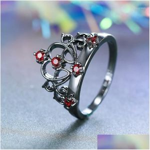 Pierścienie klastrowe pierścienie klastra urocze kryształowy czerwony kamień pierścionek vintage czarny złoty ślub dla kobiet obiecuje miłość królowa korona Engagemen DH0GB