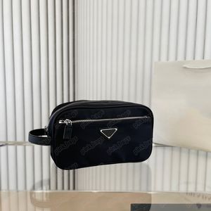 Designer di lusso per donna Borsa per il trucco Custodia cosmetica Custodia da viaggio in pelle di nylon Designer Piccola pochette Borsa per il trucco Custodia per bagagli 2304222BF