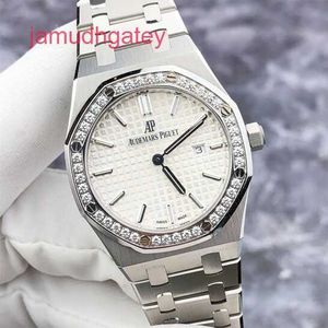 Ap Swiss Luxury Watch Royal Oak Series 67651st Orologio da donna Quadrante argentato Acciaio raffinato Diamanti originali 33mm Orologio al quarzo Set 19