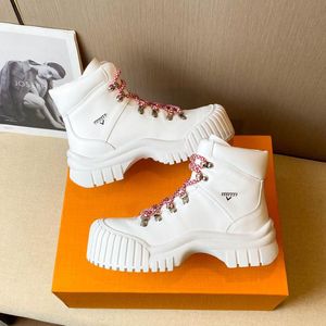 مصمم أحذية باريس باريس العلامة التجارية الفاخرة الحذاء الأصلي جلود الكاحل الجوارب امرأة أحذية رياضية قصيرة الحذاء المدربين شببر صندل بحلول عام 1978 W450 04
