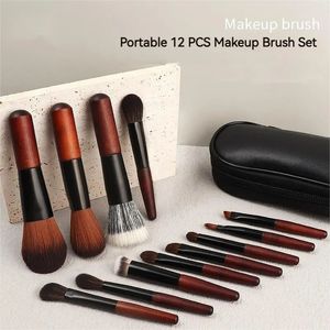 Makeup Tools 12st mini borstar Portable Brush Set Super Soft Animal Hair Hårpulver Sticking Effekt Travel 231122